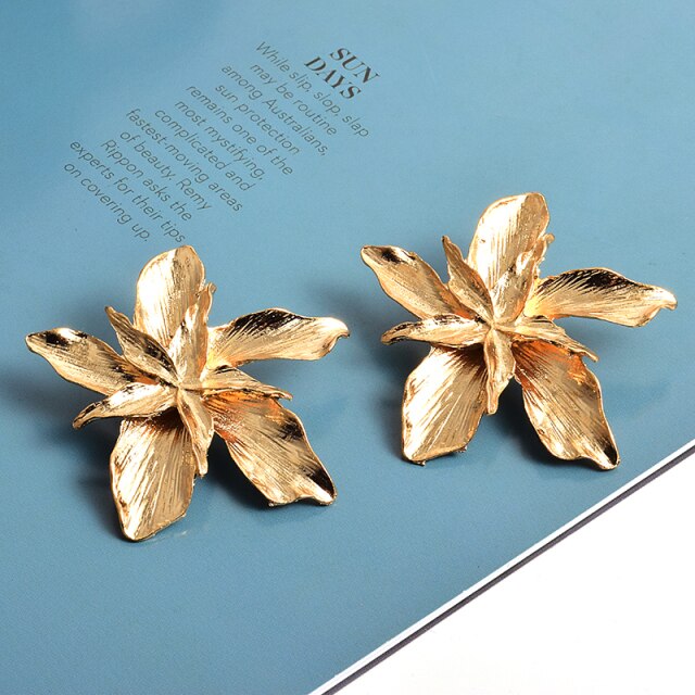 Wysokiej jakości kolczyki wiszące złocone z metalowym kwiatem - biżuteria dla kobiet - Wianko - 4