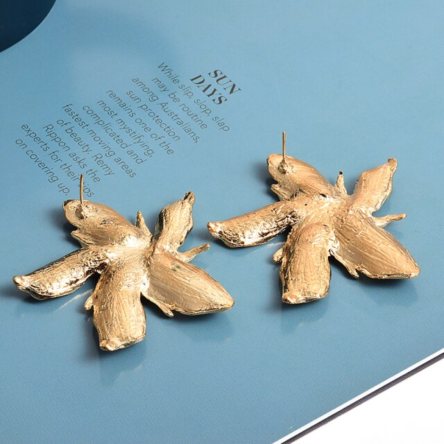 Wysokiej jakości kolczyki wiszące złocone z metalowym kwiatem - biżuteria dla kobiet - Wianko - 9