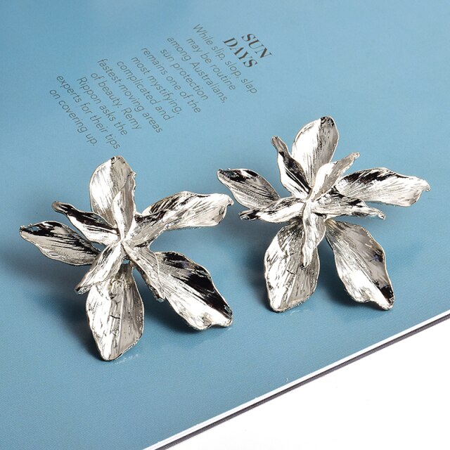 Wysokiej jakości kolczyki wiszące złocone z metalowym kwiatem - biżuteria dla kobiet - Wianko - 8