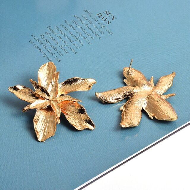 Wysokiej jakości kolczyki wiszące złocone z metalowym kwiatem - biżuteria dla kobiet - Wianko - 5