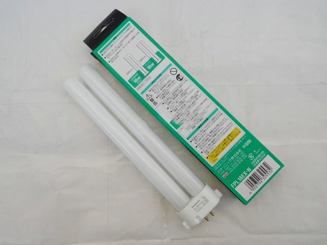 Obudowa TOSHIBA FPL18EX-N/2 18W dla świetlówek kompaktowych, z elektroniką, prądem zmiennym, 4 piny, światło dziennego - Wianko - 1