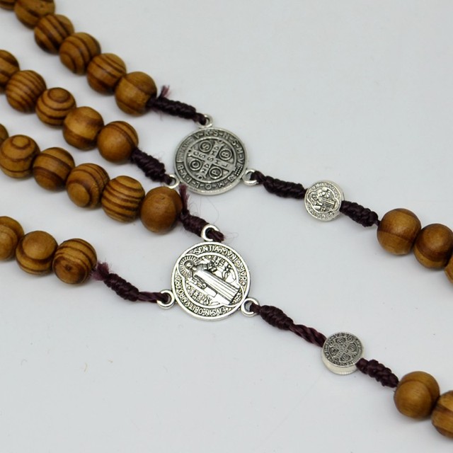 Naszyjnik z wisiorkiem - Drewniane różańce z wisiorkiem świętego benedykta Medal INRI z ukrzyżowanym Jezusem - Moda religijna - Wianko - 3