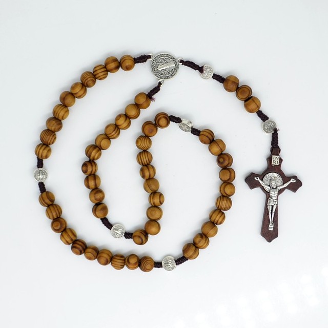 Naszyjnik z wisiorkiem - Drewniane różańce z wisiorkiem świętego benedykta Medal INRI z ukrzyżowanym Jezusem - Moda religijna - Wianko - 6