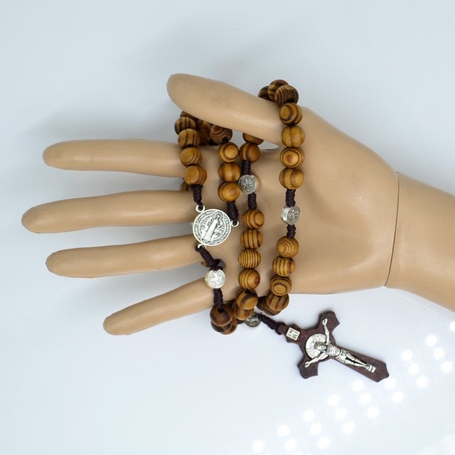 Naszyjnik z wisiorkiem - Drewniane różańce z wisiorkiem świętego benedykta Medal INRI z ukrzyżowanym Jezusem - Moda religijna - Wianko - 5