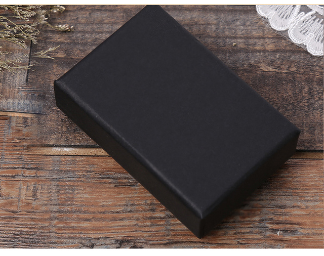 Pudełko na biżuterię - czarny futerał z logo, idealne na prezenty - Wianko - 9