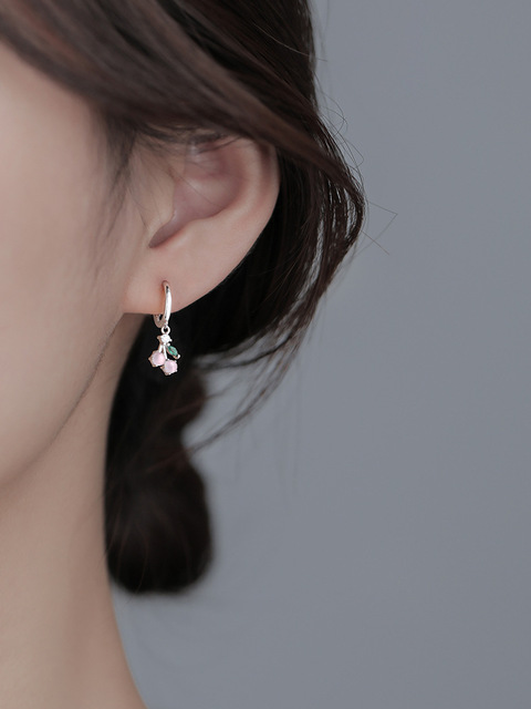 Kolczyki Hoop Crystal Hoop ze srebra pr. 925 z czereśniowym zapięciem na ucho - różowe, słodkie, dla kobiet i dziewcząt, idealne dla studentek - Wianko - 2