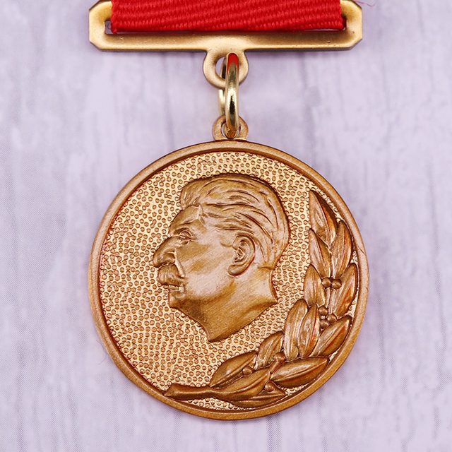 Odznaka honorowa ZSRR - Złota nagroda Stalin 2 stopnia, 1951 - Medal biżuteria - Wianko - 2