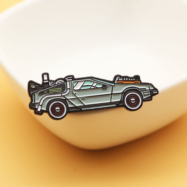 Broszka metalowa w kształcie DeLorean samochód sportowy z kreskówki Powrót do przyszłości - Wianko - 6
