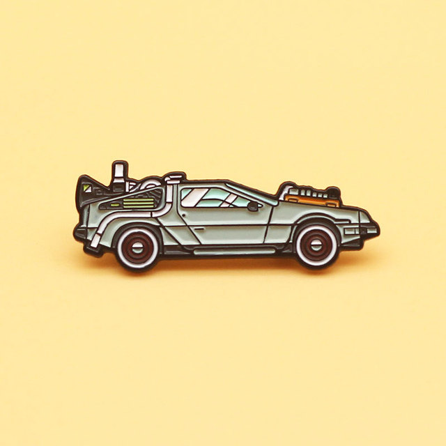 Broszka metalowa w kształcie DeLorean samochód sportowy z kreskówki Powrót do przyszłości - Wianko - 2
