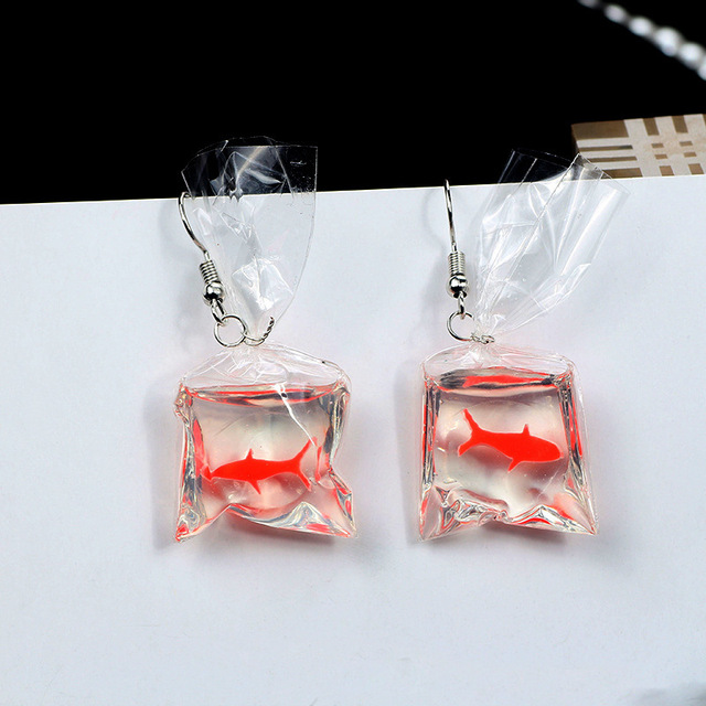 Kolczyki żywiczne w kształcie ślicznej, czerwonej ryby, z wiszącym woreczkiem wody, dla kobiet i dziewczyn - moda 2021! - Wianko - 2