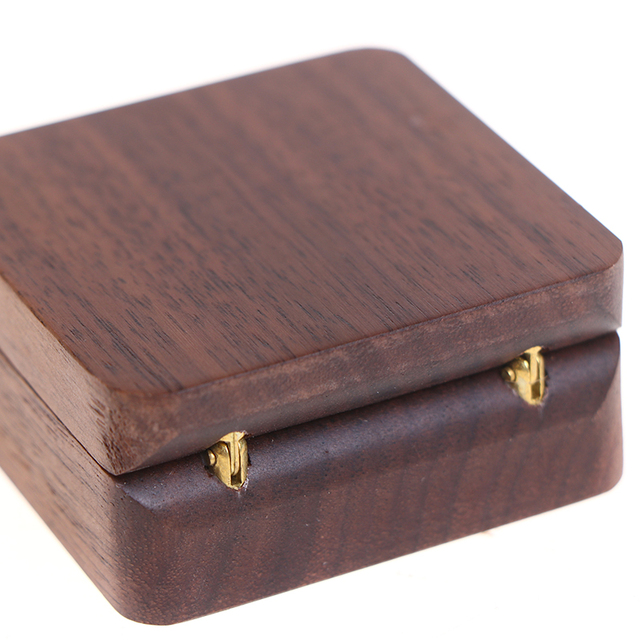 Rustykalne drewniane pudełko na zaręczyny z sygnowaniem - 1 szt - Wianko - 28