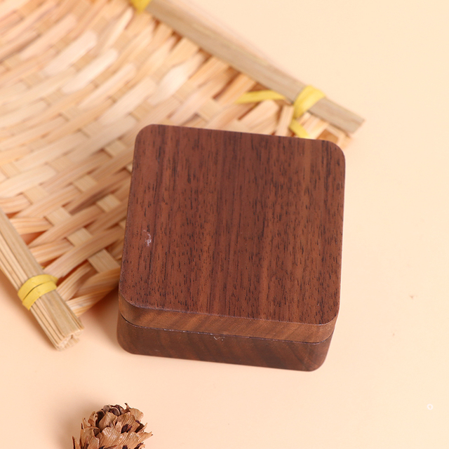Rustykalne drewniane pudełko na zaręczyny z sygnowaniem - 1 szt - Wianko - 29