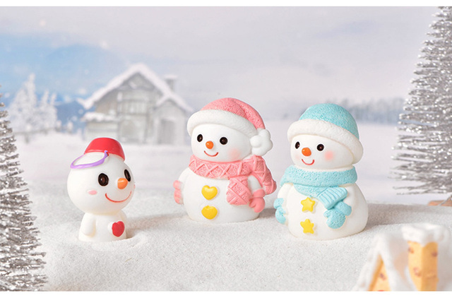 Figurka Zwierzątka Cartoon Santa Snowman dla Dzieci - Dekoracja Tortu, Prezent, Zabawka - Wianko - 6