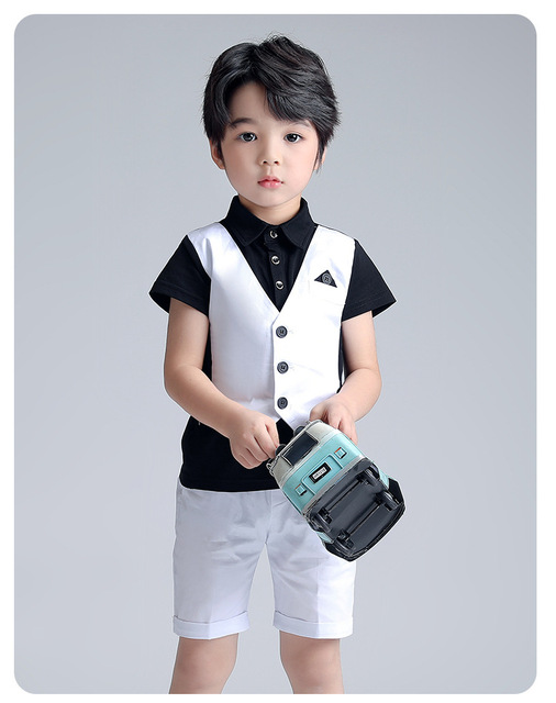 Garnitur chłopięcy z dwoma fałszywymi koszulkami krótkim rękawem, klasycznym mundurkiem szkolnym oraz zestawem ubrań dla niemowląt - Wianko - 3