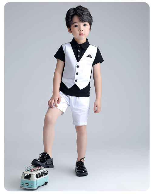 Garnitur chłopięcy z dwoma fałszywymi koszulkami krótkim rękawem, klasycznym mundurkiem szkolnym oraz zestawem ubrań dla niemowląt - Wianko - 1