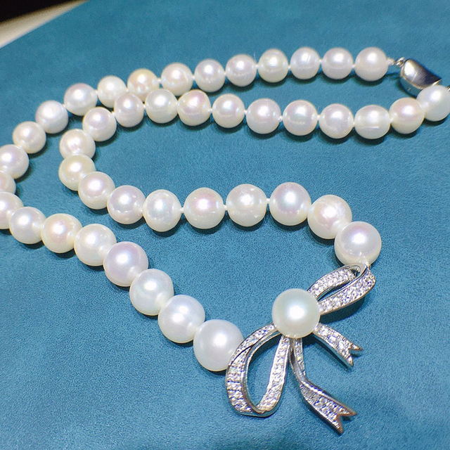 Naszyjnik choker HABITOO z białymi perełami słodkowodnymi 10-11MM i srebrnym wisiorkiem w kształcie kokardy - Wianko - 2