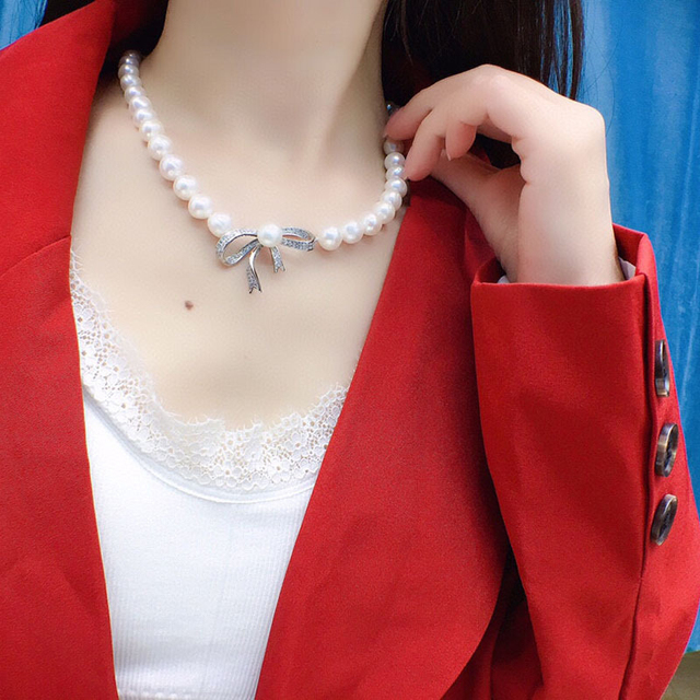 Naszyjnik choker HABITOO z białymi perełami słodkowodnymi 10-11MM i srebrnym wisiorkiem w kształcie kokardy - Wianko - 3