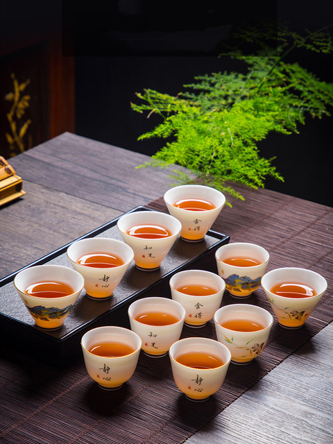 Zestaw 4 filiżanek chińskiej porcelany do kawy i herbaty, dekorowany suet jade - Wianko - 1