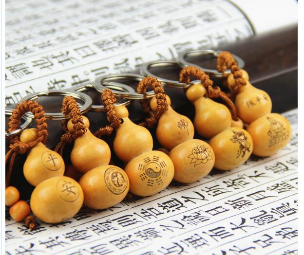 100 sztuk/partia mini drewniany breloczek w kształcie brzoskwini - tradycyjny symbol szczęścia - Wianko - 2