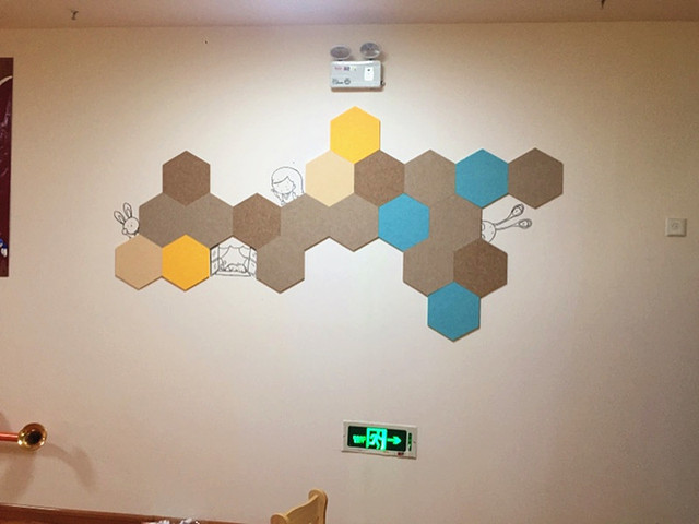 Sześciokątne, kolorowe filcowe tkaniny 9 mm - DIY, dekoracja ścian, tablica korkowa, samoprzylepne naklejki 3D - Wianko - 30