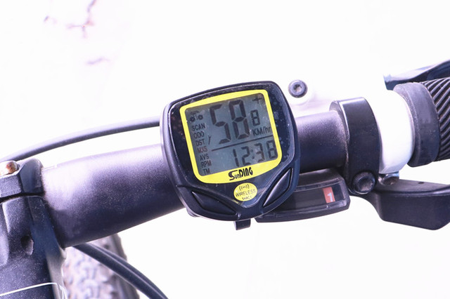 Prędkościomierz rowerowy LED wodoodporny z cyfrowym wyświetlaczem kwadratowym - bezprzewodowy licznik kilometrów do kolarstwa i akcesoriów sportowych na zewnątrz - Wianko - 5