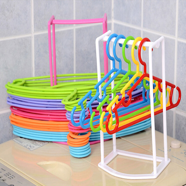 Wieszaki na ubrania Kreatywne Plastikowe 4 kolory - oszczędzaj miejsce, idealne dla dorosłych i dzieci - Wianko - 3