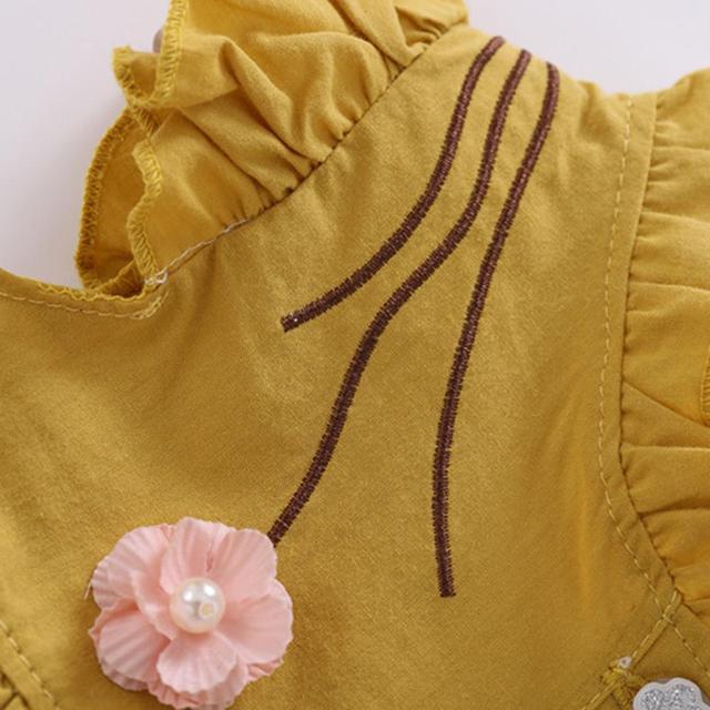 Sukienka dziewczęca jednokolorowa o dekolcie O, krótki marszczony rękaw, ozdobna z kwiatem, z guzikami i falbankami, z bawełnianego materiału typu casual - Wianko - 9