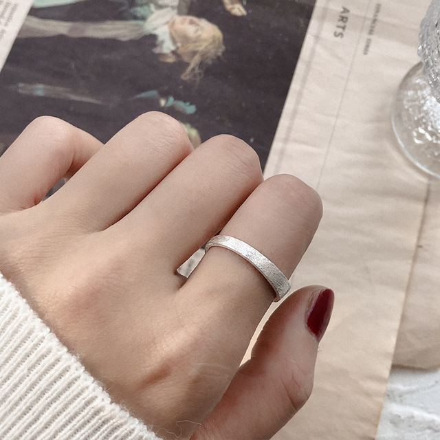 Pierścień MEYRROYU srebro, prosty okrągły design, matowy wygląd, idealne dopasowanie dla kobiet, biżuteria na każdą okazję - Wianko - 3
