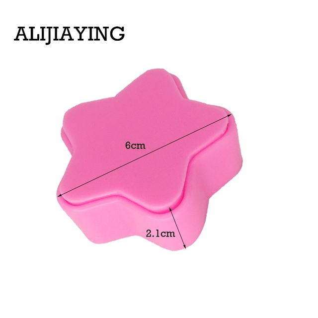Forma do wykrawania 3D ciastek i deserów w kształcie gwiazdek i serc, wykonana z elastycznego silikonu. Idealna do ozdabiania ciastek, lukru i masy cukrowej. Można również używać jej do wykrawania mydeł i gliny polimerowej - Wianko - 7