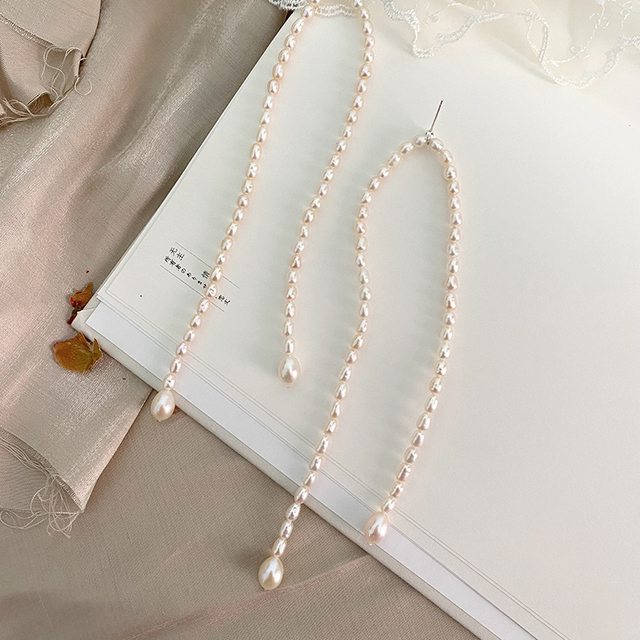 Długie kolczyki wiszące z naturalną perłą słodkowodną w srebrze 925 - Wianko - 6