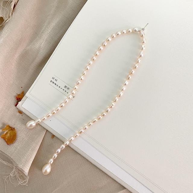 Długie kolczyki wiszące z naturalną perłą słodkowodną w srebrze 925 - Wianko - 5