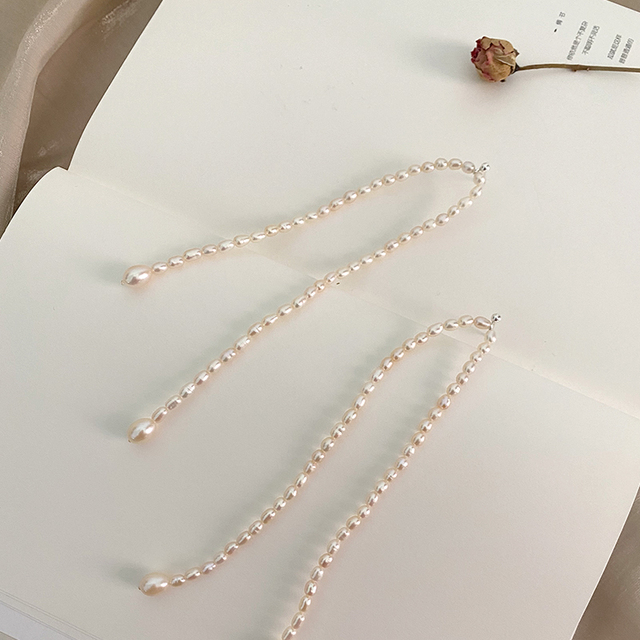 Długie kolczyki wiszące z naturalną perłą słodkowodną w srebrze 925 - Wianko - 7