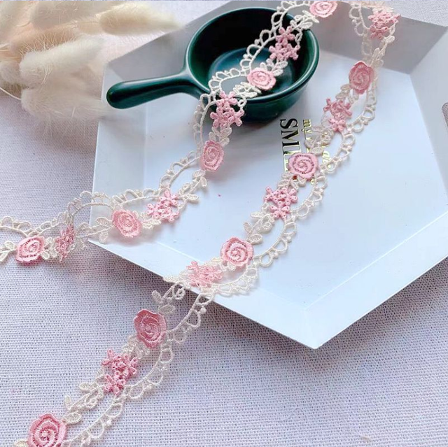 Wysokiej jakości koronka haftowana w kolorze różowym-beżowym, 2 jardy, z kwiatowym wzorem, idealna do patchworku i DIY na odzież - Wianko - 1