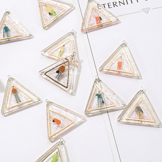 5 trójkątów przezroczystych ludzi z żywicy akrylowej - charms do biżuterii Handmade DIY - Wianko - 5