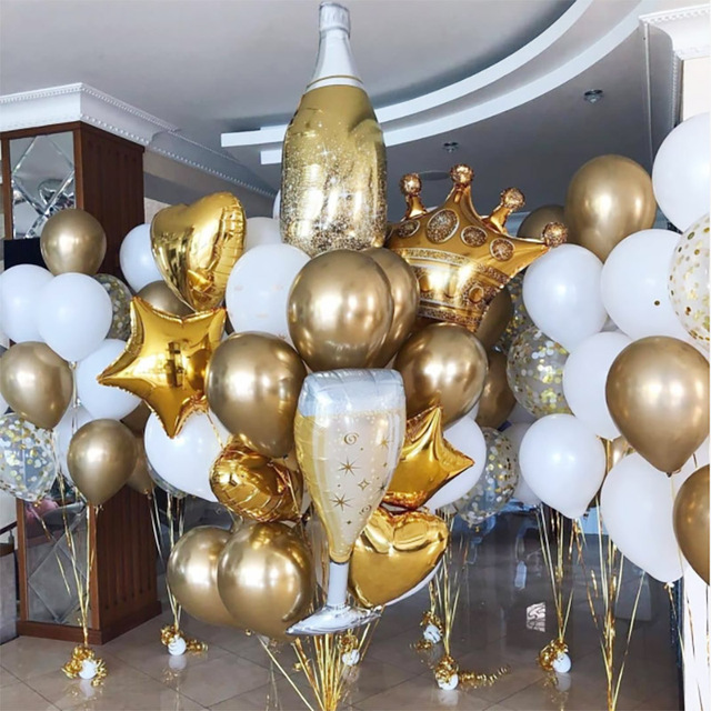 Matowa biała butelka do szampana z koroną i balonem foliowym - dekoracje imprezowe DIY - Wianko - 1