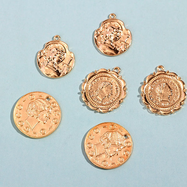 Partia 10 nieregularnych, okrągłych monet Charms złotego Roman portret wisiorki akcesoria do tworzenia biżuterii DIY - Wianko - 2