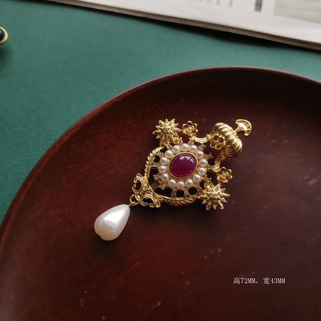 Broszka vintage z żywicznymi wisiorkami i holo-wypełnionymi kamykami Rhinestone w kształcie kwiatu - szykowna biżuteria na przyjęcia, wesela i na co dzień - Wianko - 11