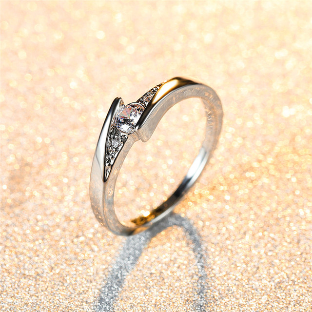 Pierścień minimalistyczny z białymi kryształowymi cyrkonami, srebrny, dla kobiet - Wianko - 2