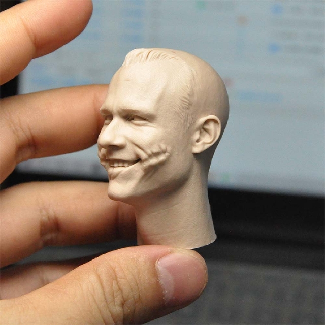 Niepomalowana głowa modelu Heath Ledger w skali 1/6 z uśmiechniętą miną dla figurek o wysokości 12 cali - Wianko - 1