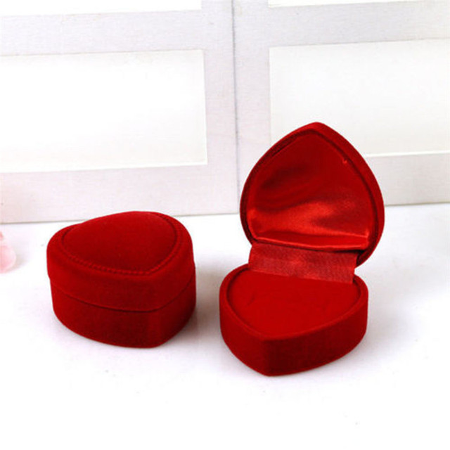 Czerwone aksamitne pudełko na pierścionek ślubny i biżuterię - Wianko - 6