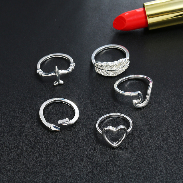 Zestaw 5 pierścionków Boho w antycznym srebrnym kolorze z motywem pióra samolotu, sercem, strzałką i mini pierścieniem - moda dla kobiet - Wianko - 4