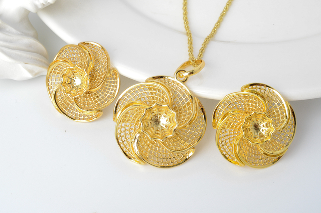Słoneczna biżuteria - klasyczne zestawy kolczyków i naszyjników dla romantycznych kobiet na rocznicę ślubu - Wianko - 6