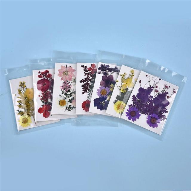 Suszona paczka kwiatów z personalizacją - unikalne naklejki z kwiatami i żywica UV - Wianko - 20