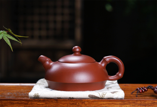 Czajniczek z purpurowej gliny typu Yixing ręcznie robiony, surowy, zestaw z herbatą Dahongpao, w kształcie półksiężyca, z bambusowym uchwytem - Wianko - 3