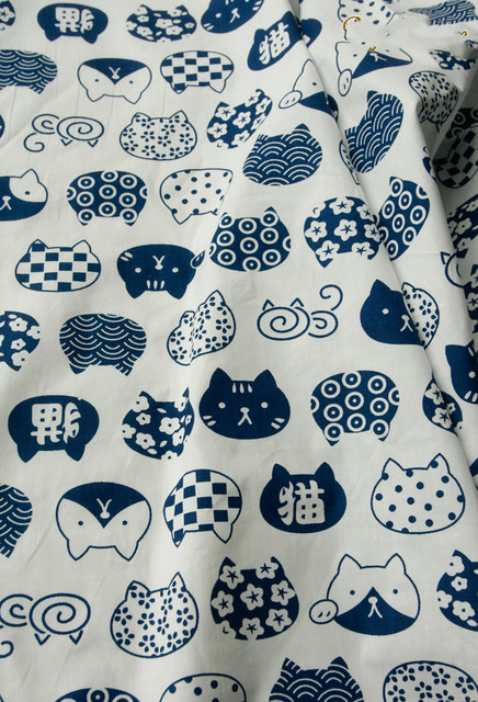 Japońska tkanina bawełniana 100% z motywem kwiatu wiśni, królika i kota - idealna do szycia odzieży i dodatków do wnętrz - Wianko - 4