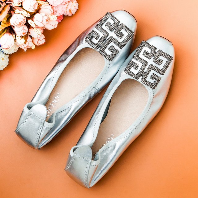 Płaskie buty damskie Slip-On na wiosnę i lato wykonane z prawdziwej skóry, z kwadratowym noskiem i ozdobnymi koralikami (Drop-shipping) - Wianko - 22