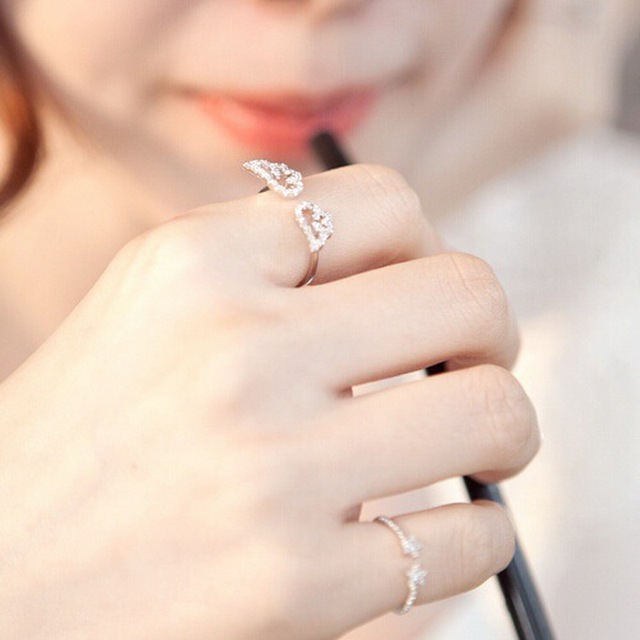 Pierścień regulowany z rhinestone w koreańskim stylu z motywem aniołowych skrzydeł - srebrny kolor, idealny prezent na urodziny dla kobiet - Wianko - 149
