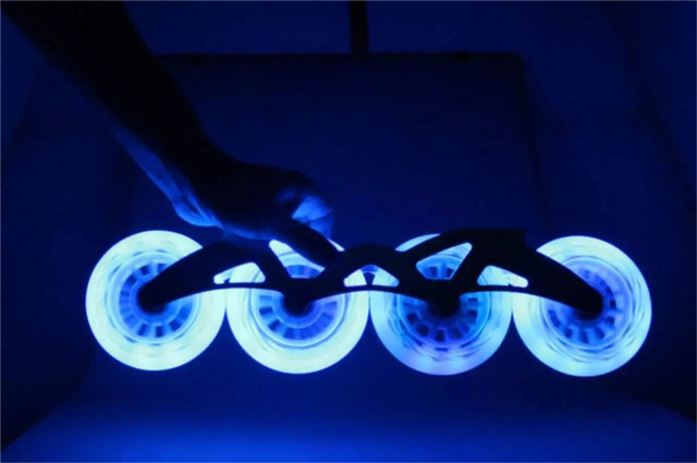 Świecące koła na rolki LED Skate - 6 sztuk, 90A, 90mm/100mm/110mm, zewnętrzne i wewnętrzne oświetlenie dla łyżwiarstwa - Wianko - 4