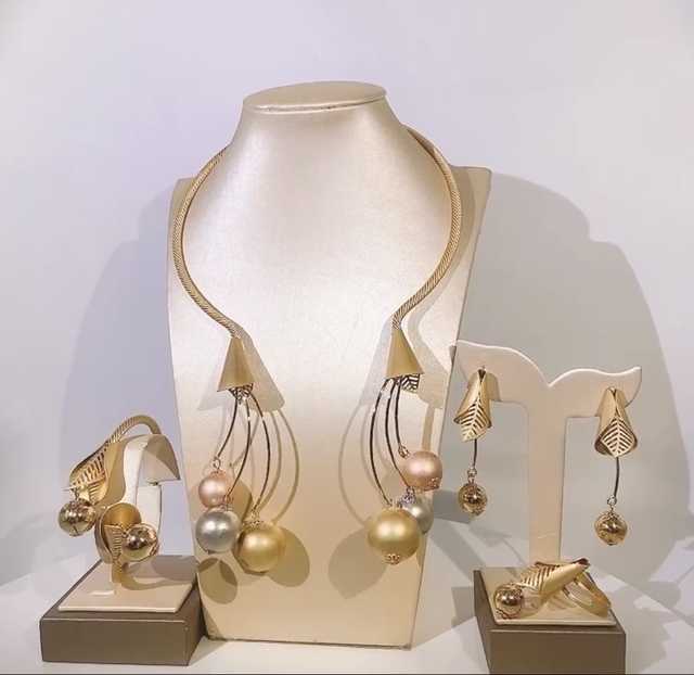 Zestaw wysokiej jakości, złotej biżuterii damskiej z Dubaju - idealny prezent na ślub i święta - Wianko - 7