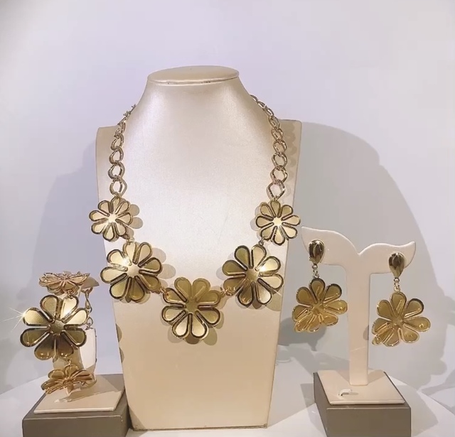 Zestaw wysokiej jakości, złotej biżuterii damskiej z Dubaju - idealny prezent na ślub i święta - Wianko - 2